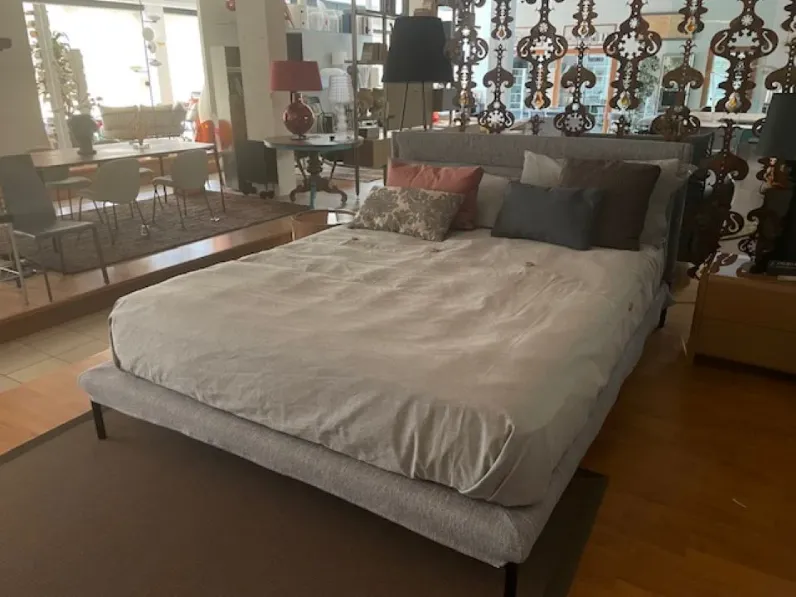 Letto matrimoniale con piedini Nebbia Artigianale a prezzo ribassato