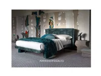 Letto design con piedini Riva Veneran a prezzo ribassato