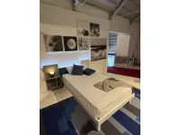 Letto design con piedini Wall Clever a prezzo scontato