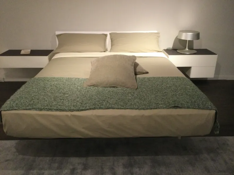 Letto design Fluttua Lago scontato 38%