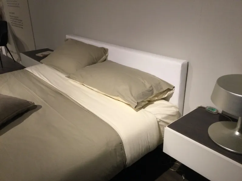 Letto design Fluttua Lago scontato 38%
