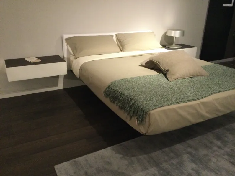 Letto design Fluttua Lago scontato 38%