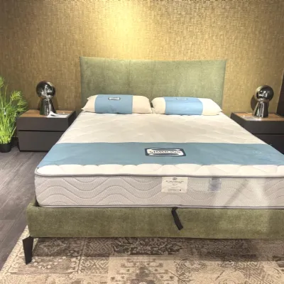 Letto design con pediera Harlem Novaluna a prezzo scontato