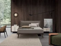 Letto design con gambe Morgan * Dall'agnese a prezzo scontato