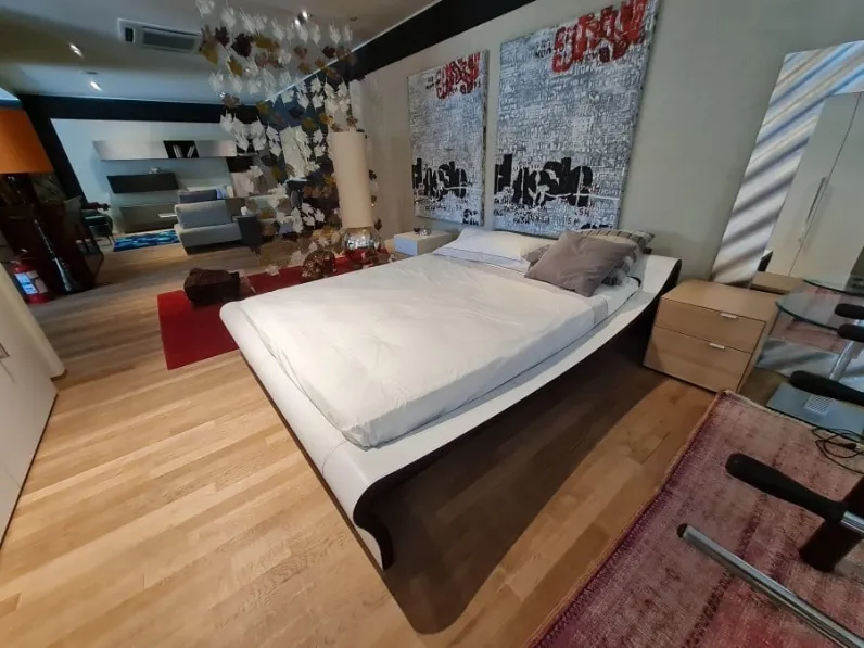 Letto design Silhouette Reflex con un ribasso del 64%