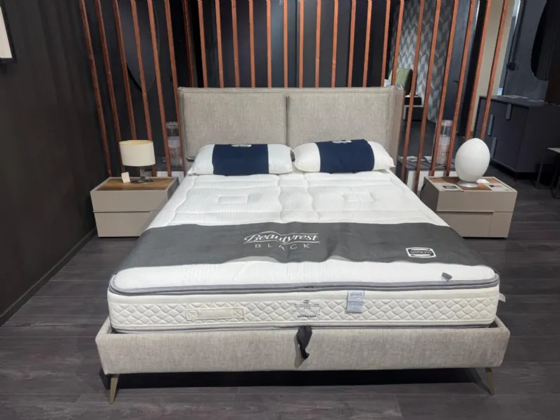 Letto design Tudor Novaluna con uno sconto del 33%