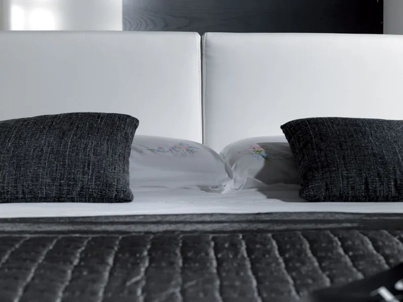 Letto imbottito con contenitore Porto Artigianale a prezzo ribassato
