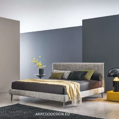 Letto moderno con piedini Dread Twils a prezzo scontato