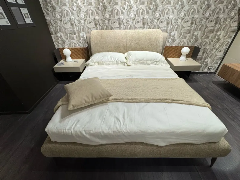 Letto imbottito modello Dress slim di Novaluna scontato 34%