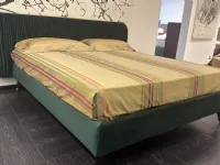 Letto matrimoniale con gambe Elysium Novaluna a prezzo ribassato