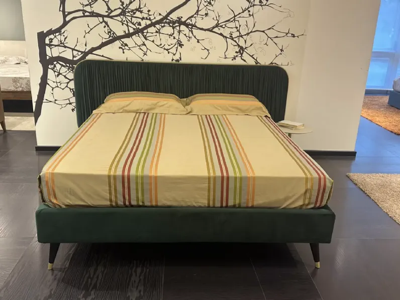 Letto matrimoniale con gambe Elysium Novaluna a prezzo ribassato