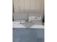 Letto design con piedini Feel Bolzan a prezzo scontato