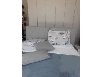 Letto design con piedini Feel Bolzan a prezzo scontato