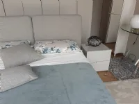 Letto design con piedini Feel Bolzan a prezzo scontato