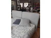 Letto design con piedini Feel Bolzan a prezzo scontato