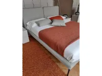 Letto design con piedini Feel Bolzan a prezzo scontato