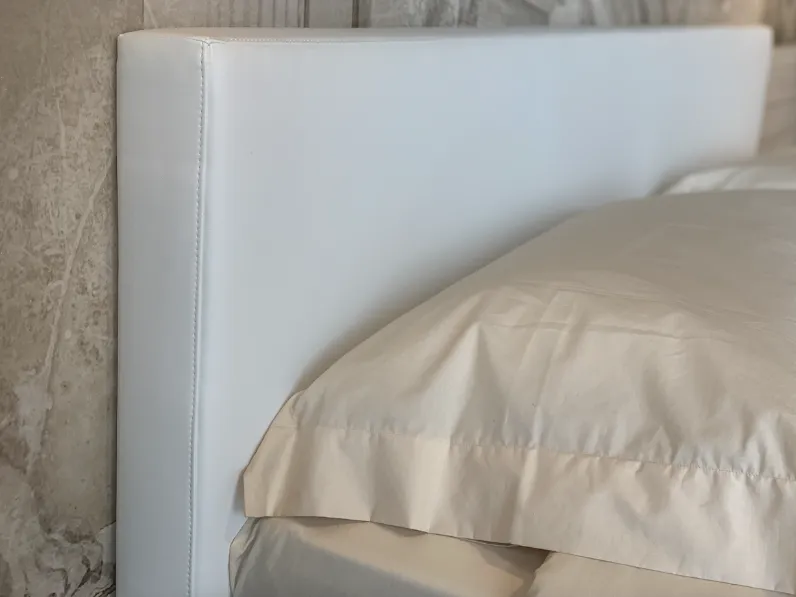 Letto Fluttua con testata di Lago scontato del 37%