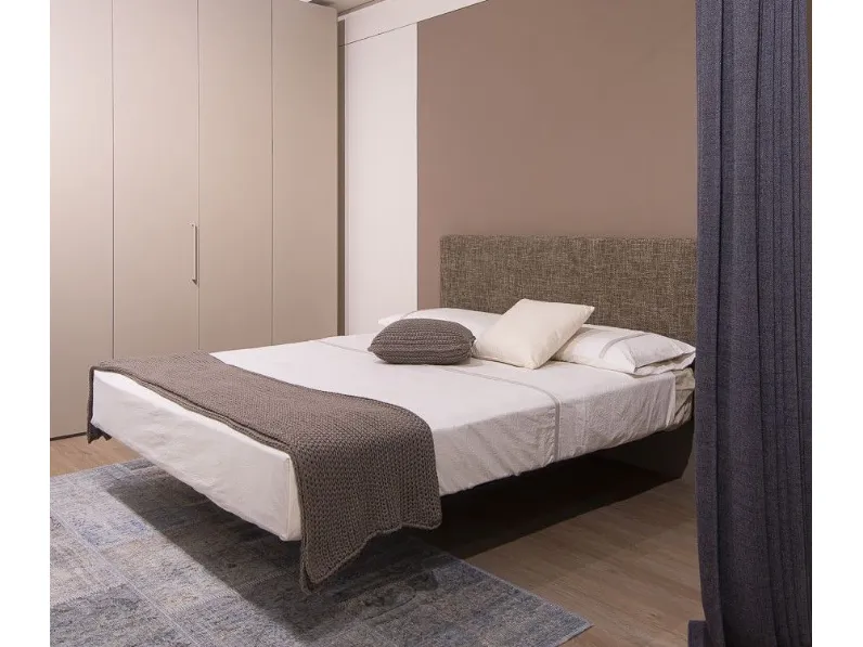 Letto matrimoniale design Fluttua Lago a prezzo ribassato