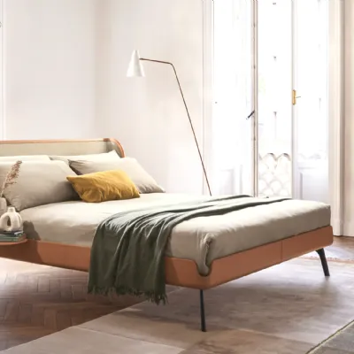 Letto imbottito con piedini GabriBolzana prezzo scontato