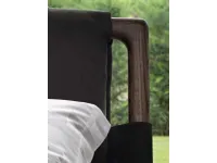 Scopri il Letto Gaud di Flou con uno sconto del 20%! Un design unico in legno per una camera da letto da sogno.