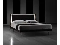 Letto matrimoniale con gambe Illumina  a prezzo riservato 