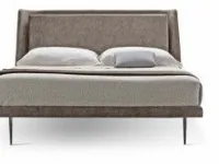 Letto matrimoniale con gambe Illumina  a prezzo riservato 
