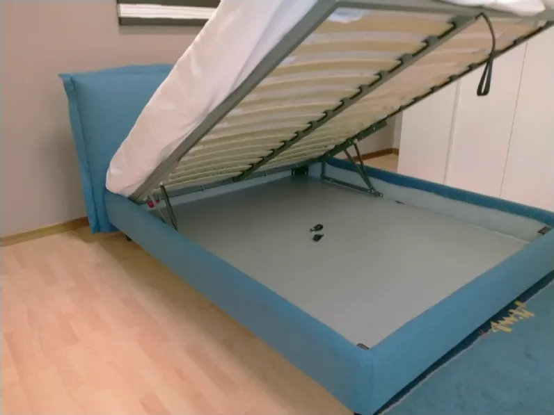 Letto imbottito modello Imbottito con contenitore di Le comfort scontato 40%