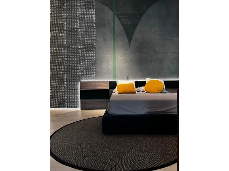 Letto imbottito modello Letto space di Novamobili scontato 30%