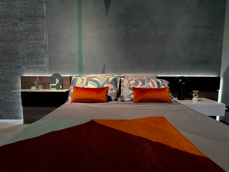 Letto imbottito modello Letto space di Novamobili scontato 30%
