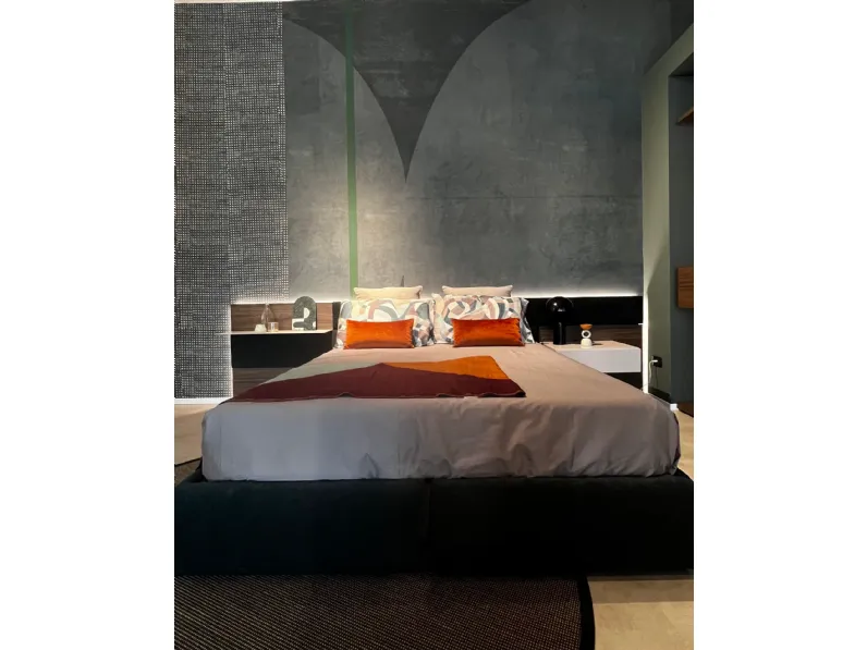 Letto imbottito modello Letto space di Novamobili scontato 30%