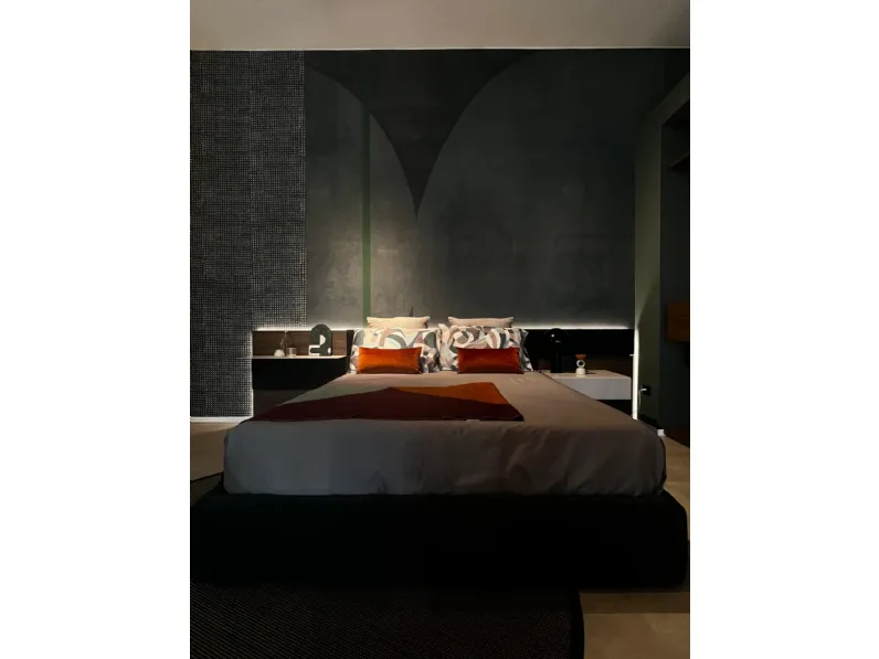 Letto imbottito modello Letto space di Novamobili scontato 30%