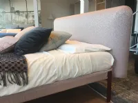 Letto imbottito con gambe Joy�Bolzan�a prezzo scontato
