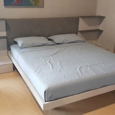 Letto matrimoniale design Sommier testata imbottita Tomasella a prezzo scontato