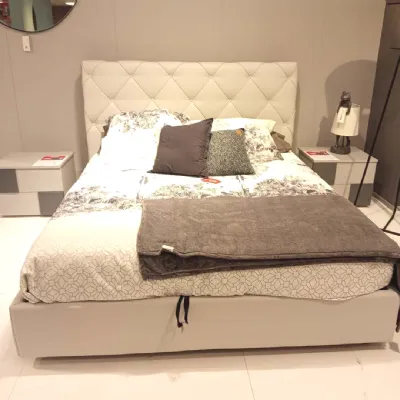 Letto moderno Camelia Collezione esclusiva con uno sconto del 59%