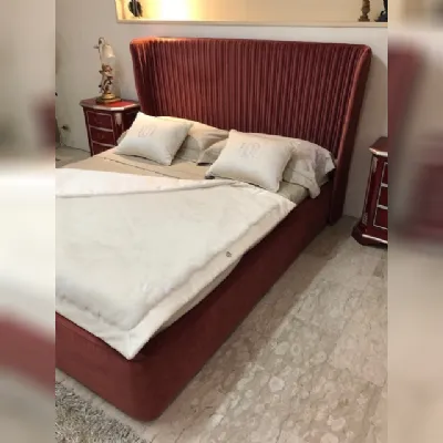 Letto imbottito con giroletto Letto jessJessea prezzo ribassato