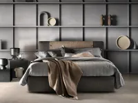 Letto matrimoniale con piedini Button Bside a prezzo ribassato