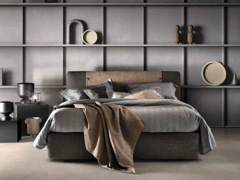 Letto matrimoniale con piedini Button Bside a prezzo ribassato