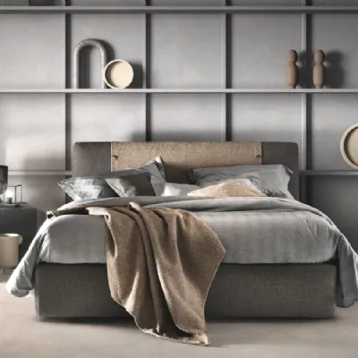 Letto matrimoniale con piedini Button Bside a prezzo ribassato