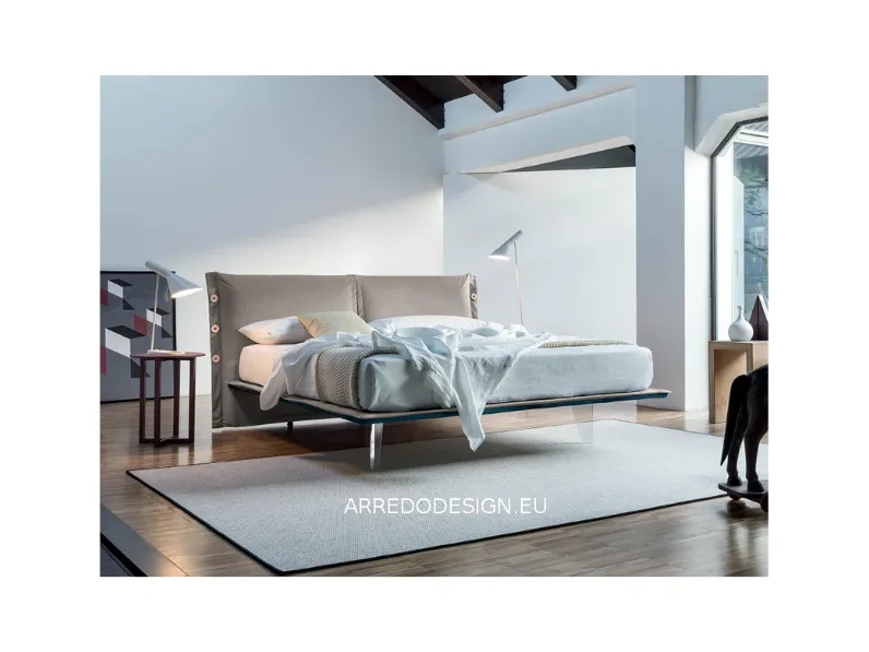 Letto matrimoniale con piedini Febo Rigosalotti a prezzo scontato