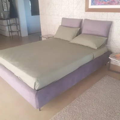 Letto imbottito con piedini Gran gala'�Exc�a prezzo scontato