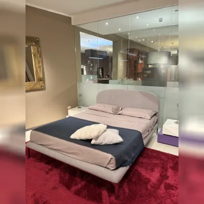 Letto imbottito con piedini Letto imbottito rada pianca�Pianca�a prezzo scontato