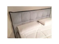Letto design con contenitore Clarice Hoppl a prezzo ribassato