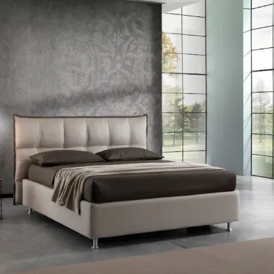 Letto design con contenitore Clarice Hoppl a prezzo ribassato