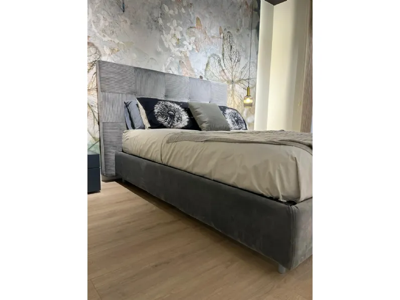 Letto imbottito con contenitore Feniglia Nefi a prezzo scontato