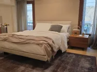 Letto design con piedini Honey Molteni & c a prezzo ribassato