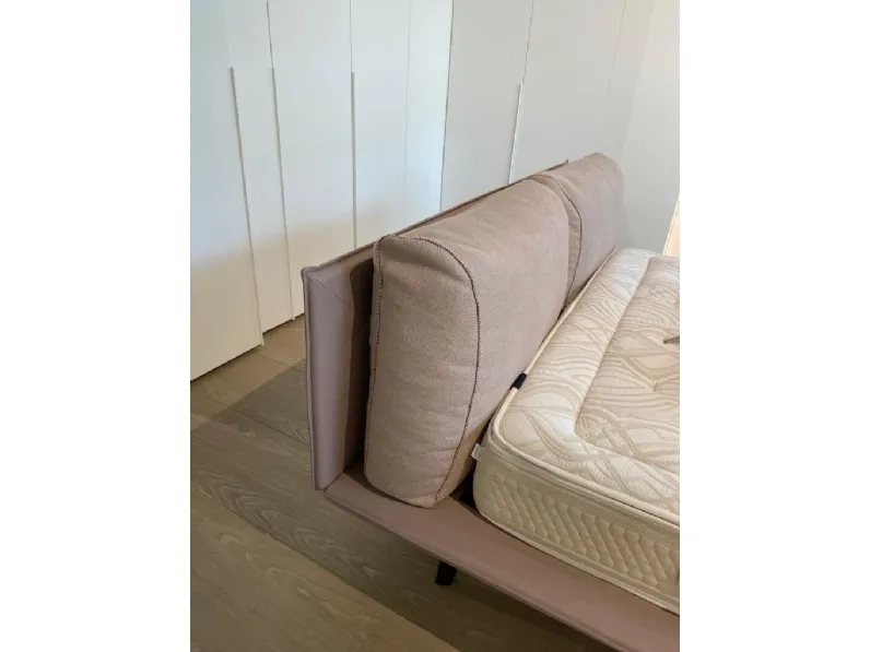 Letto imbottito con giroletto Letto 