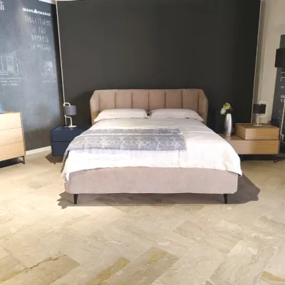 Letto imbottito modello Orizzonte di Artigianale scontato 36%