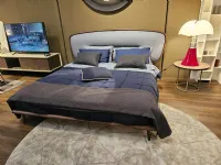Letto imbottito con giroletto Romance Ozzioa prezzo ribassato