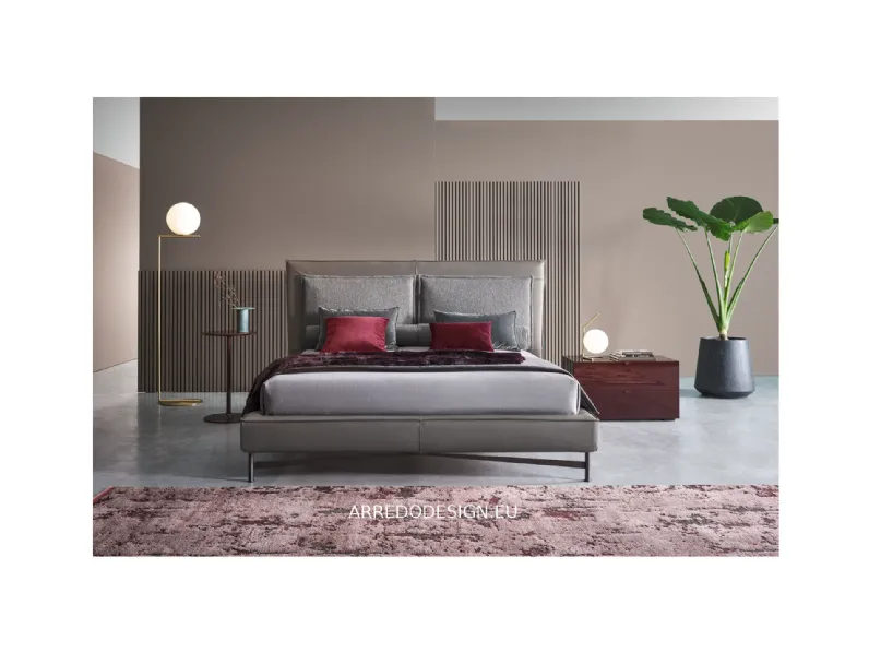 Letto design con piedini Sp 2802 basso Twils a prezzo ribassato