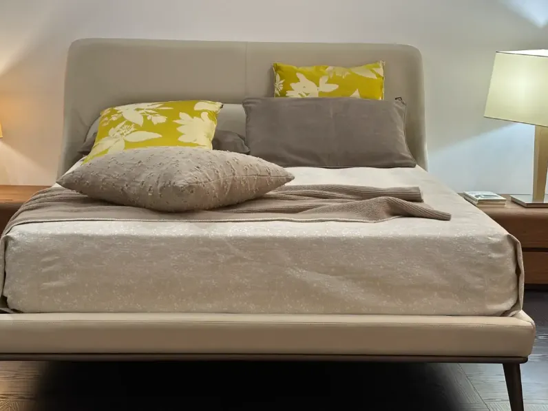 Letto imbottito con gambe Ulisse La falegnami a prezzo ribassato